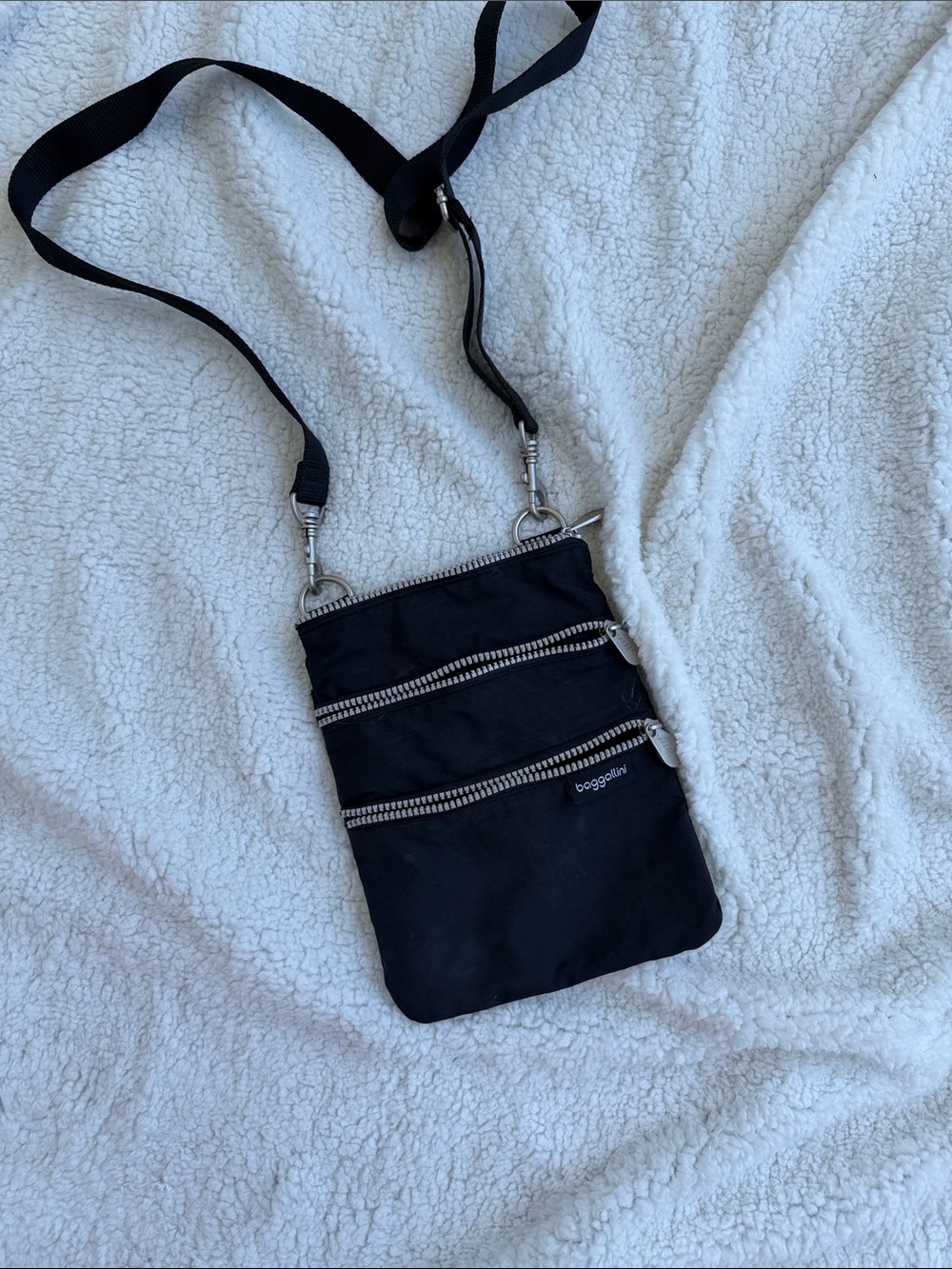 Baggallini Black Triple Zip Crossbody Pouch with Adjustable Strap